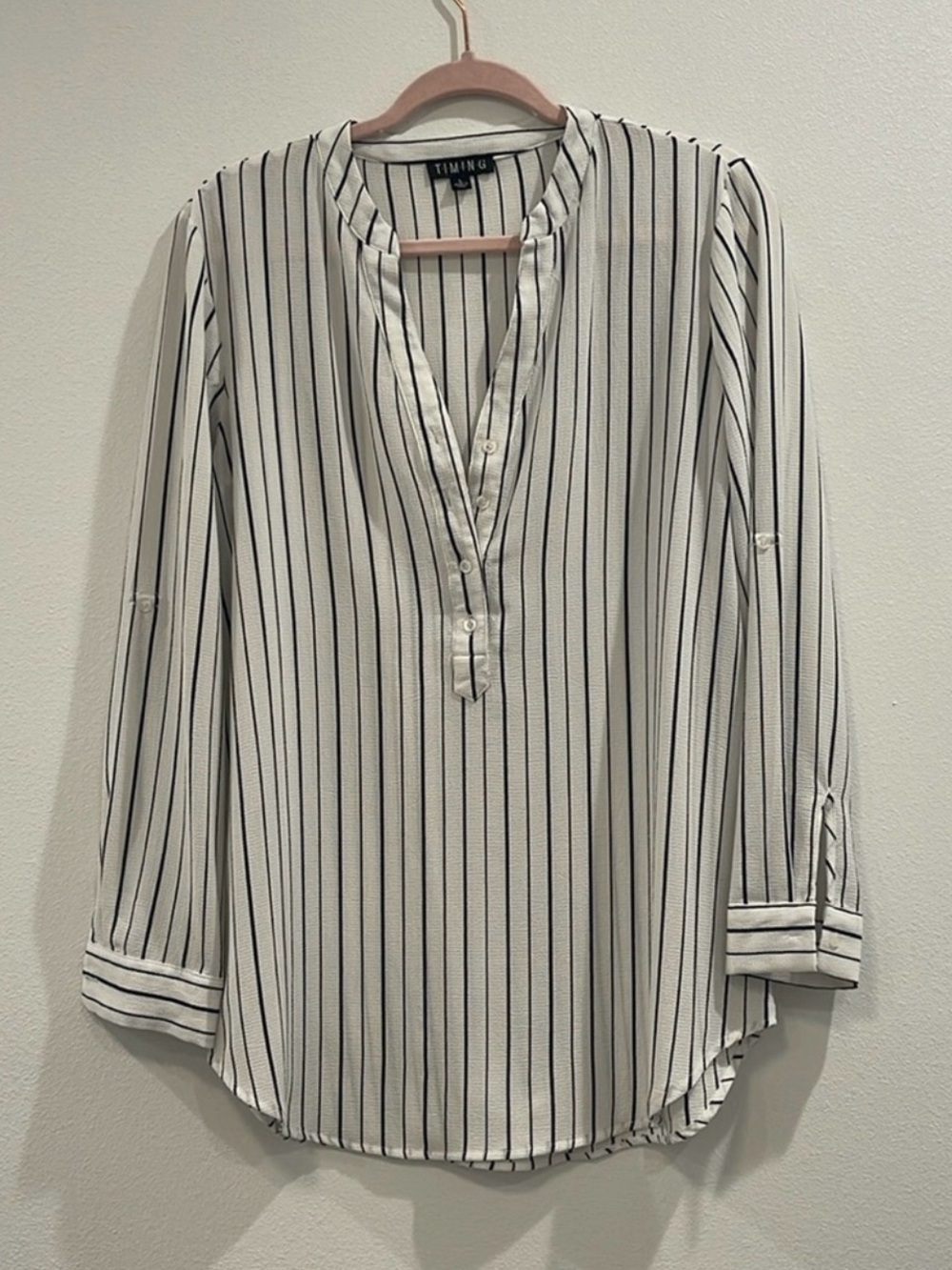 TIMING Black & White Striped Long Sleeve Blouse
Size L.